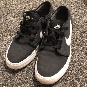 Nike Toki low TXT sneaker